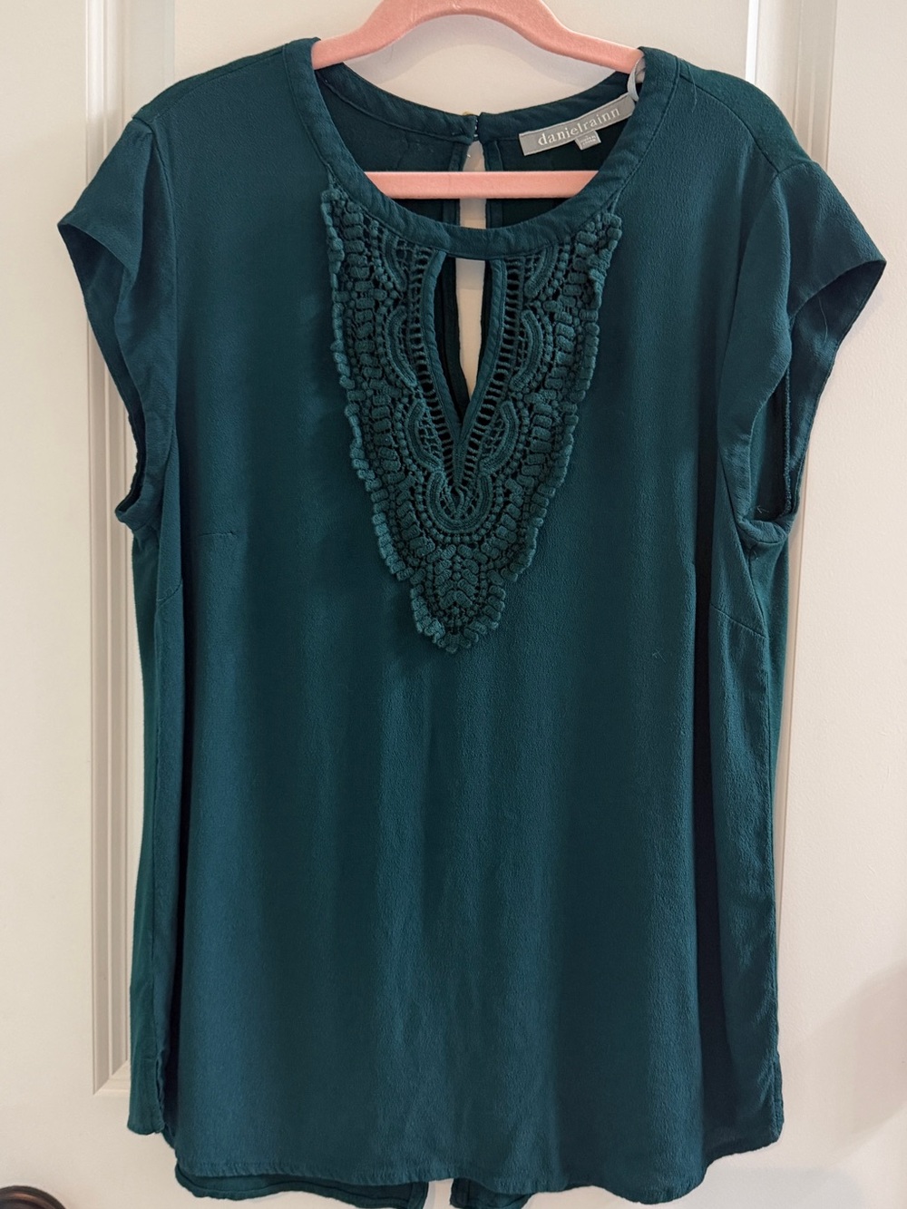 Daniel Rainn Teal Crochet-Trim Keyhole Cap-Sleeve Blouse